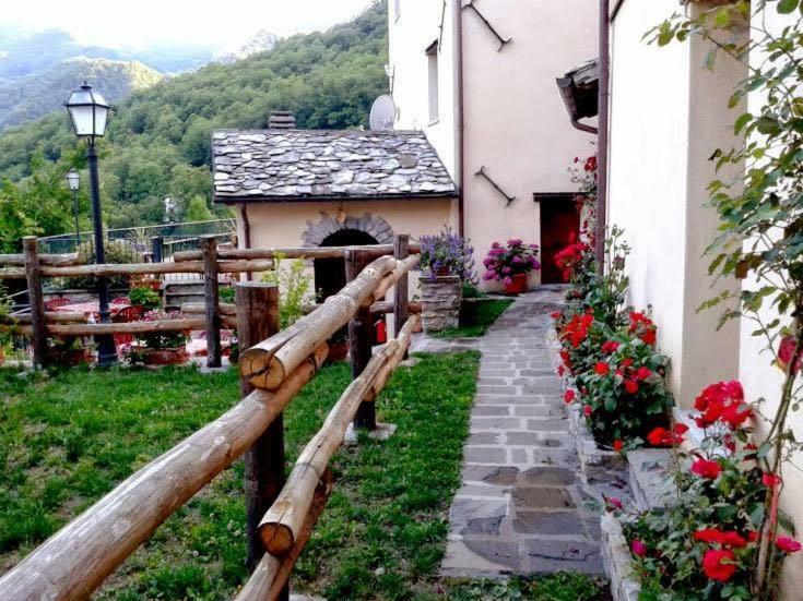 Borgo Delle Panie Bed & Breakfast Careggine Екстериор снимка